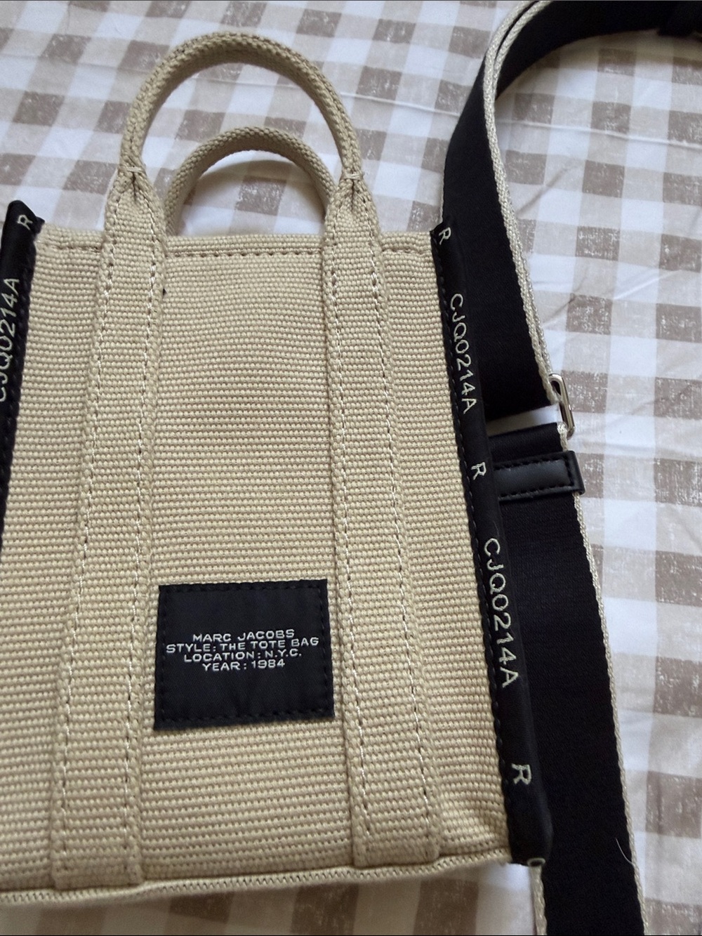 Marc Jacobs The Tote Bag Small Canvas Tote in Beige and Black - Picture 2 of 6